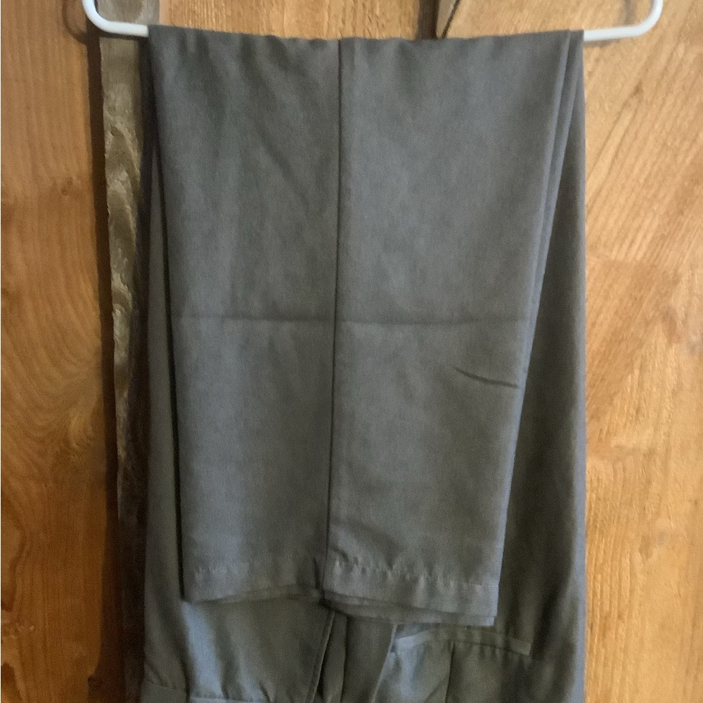 Haggar Men’s dress pant - Picture 2 of 5